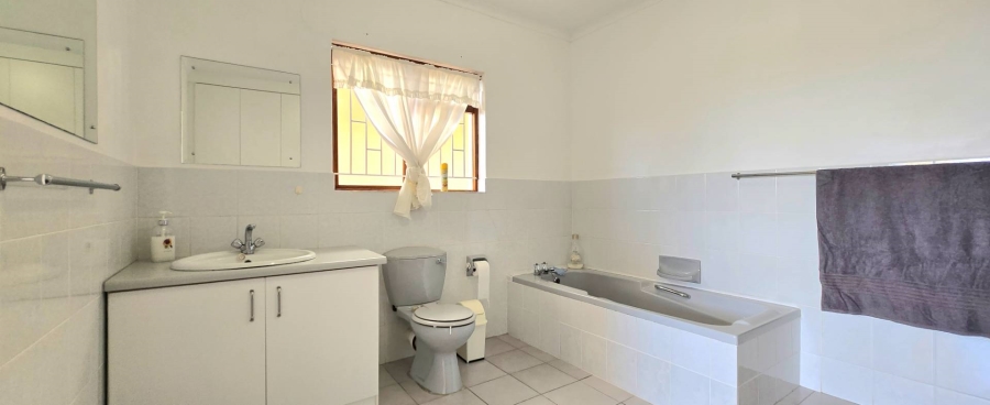 3 Bedroom Property for Sale in Franskraal Western Cape